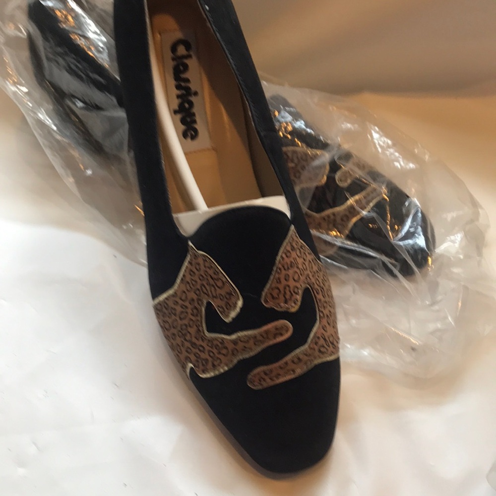 By Classique Black Velvet Leopard Appliqué Loafers leather 8.5 New low heel 1.5”